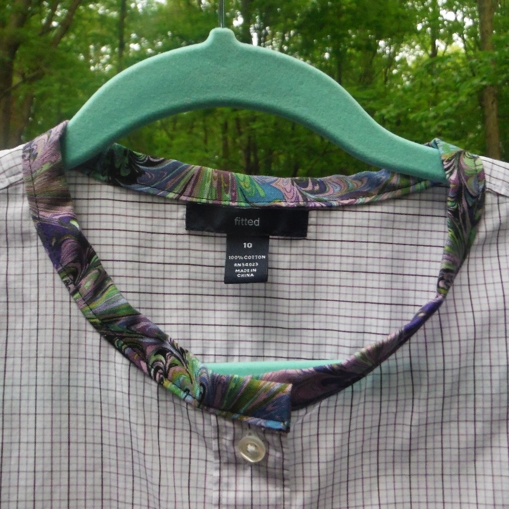 Purple Swirl Medium Fitted Blouse w Banded Collar - Picture 5 of 7